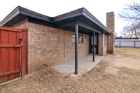 1015 Dogwood Ave, Idalou, TX 79329
