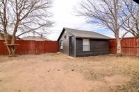 1015 Dogwood Ave, Idalou, TX 79329
