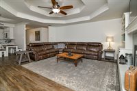 1015 Dogwood Ave, Idalou, TX 79329