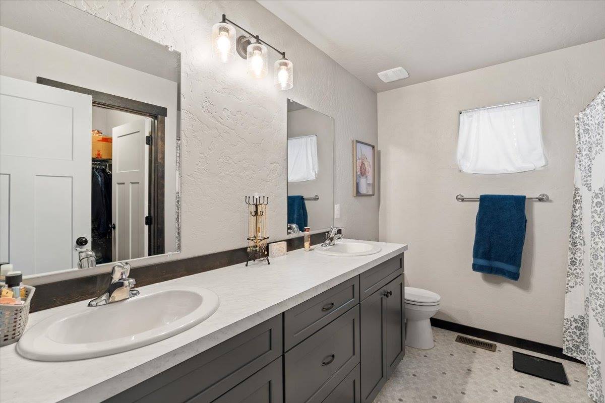 6104 Irish Circle, Rathdrum, ID 83858