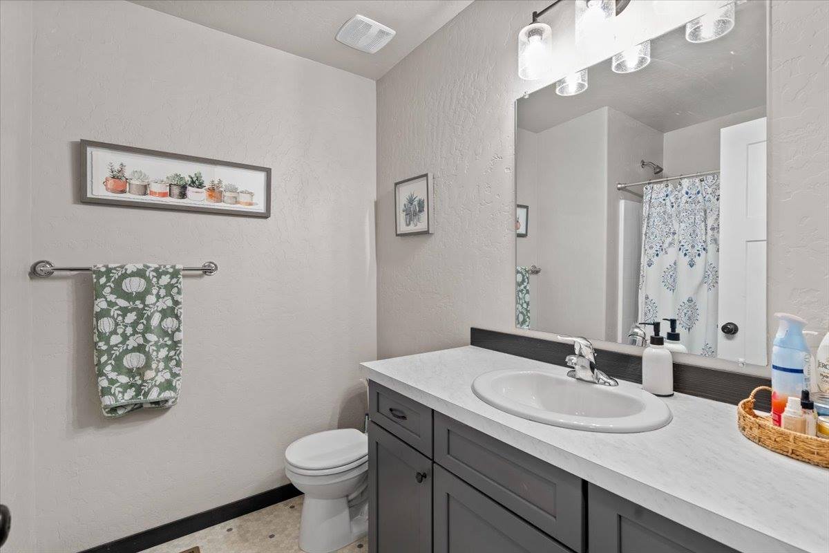 6104 Irish Circle, Rathdrum, ID 83858