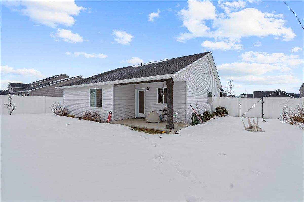 6104 Irish Circle, Rathdrum, ID 83858