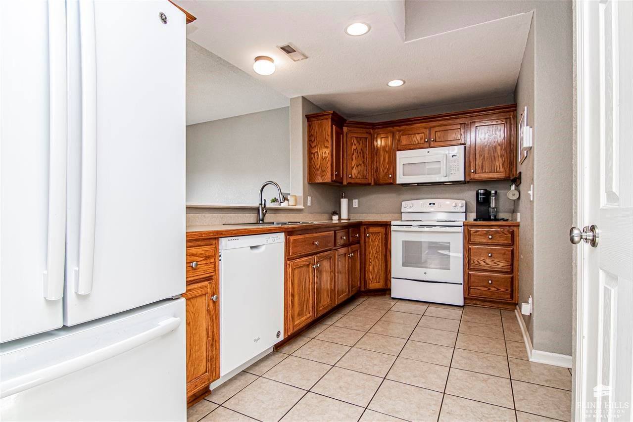 1715 Lydia Lane, Junction City, KS 66441