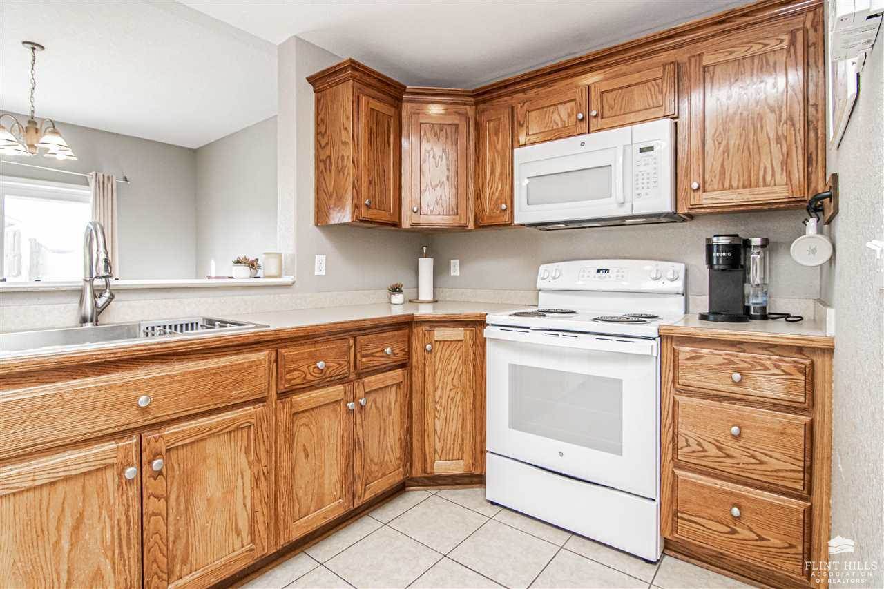 1715 Lydia Lane, Junction City, KS 66441