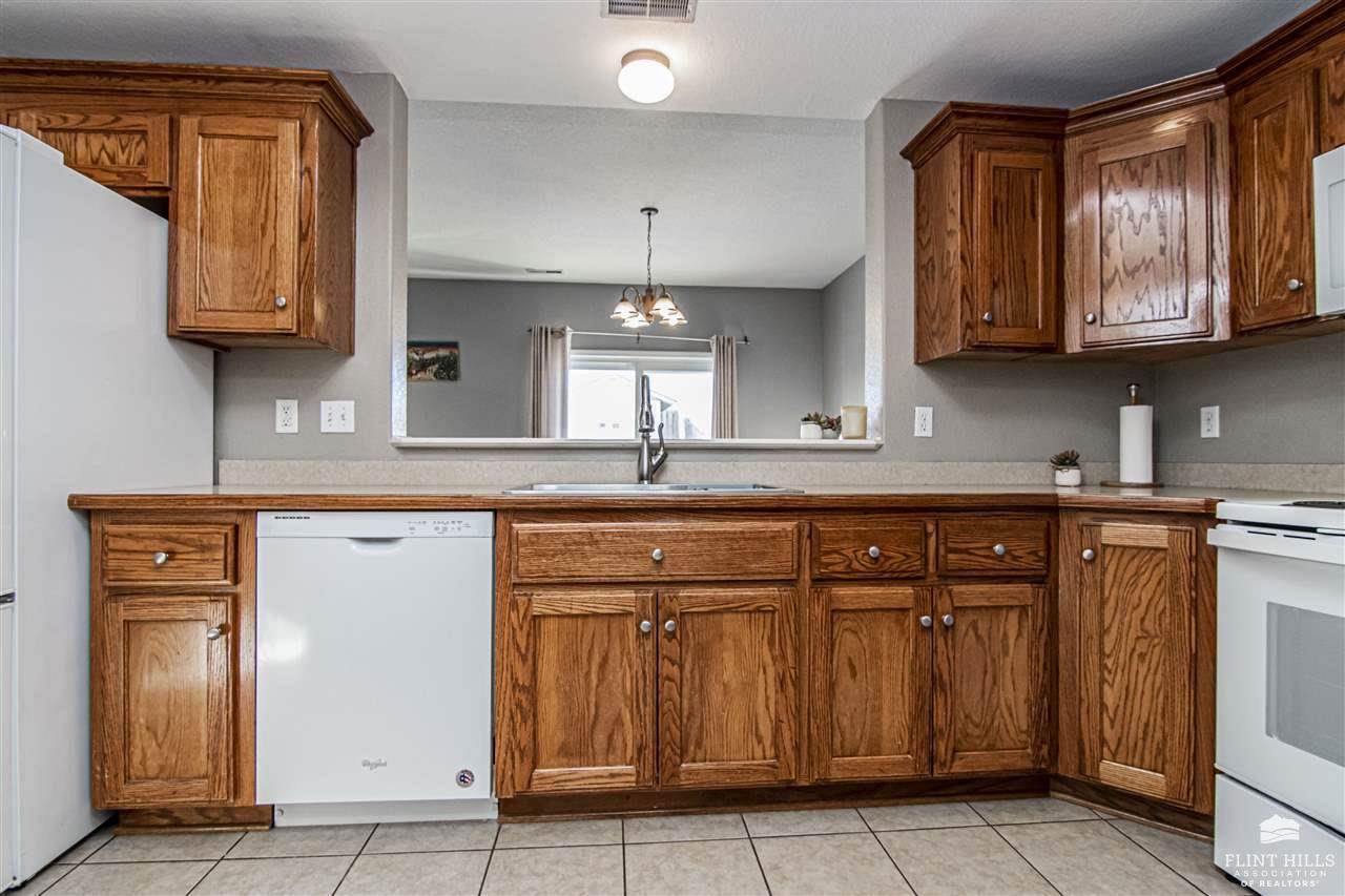 1715 Lydia Lane, Junction City, KS 66441