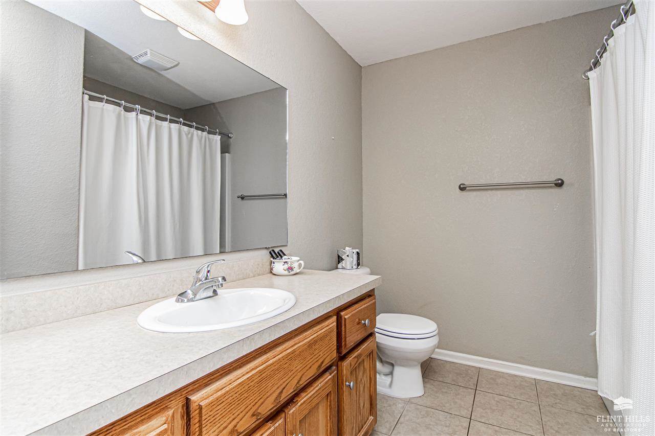 1715 Lydia Lane, Junction City, KS 66441