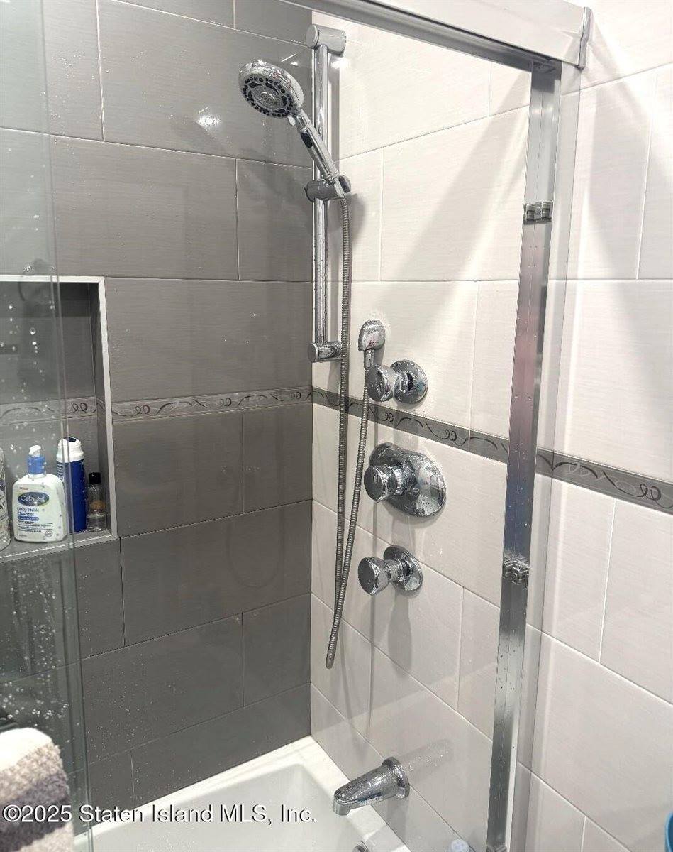 73 Gina Court, Staten Island, NY 10314