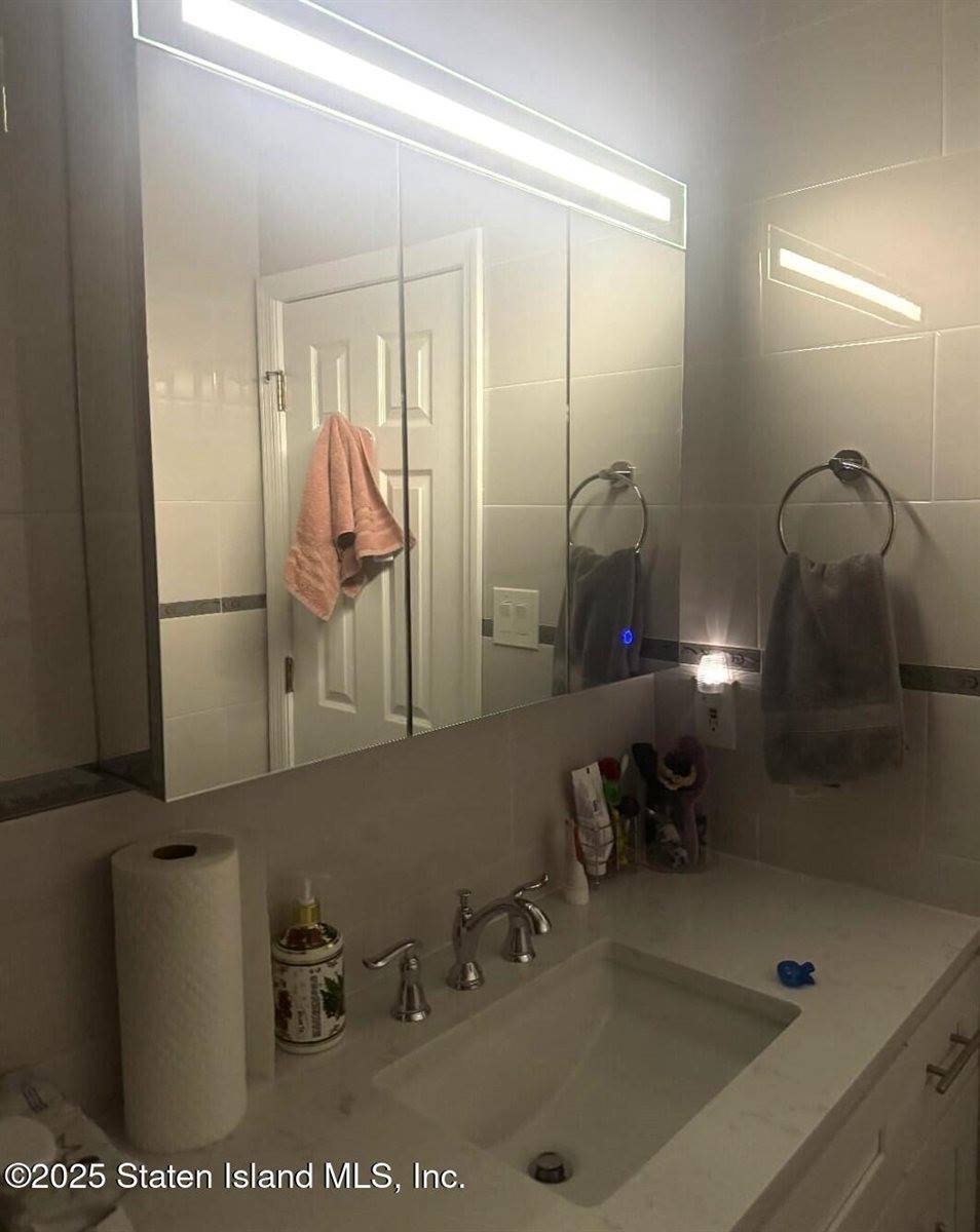 73 Gina Court, Staten Island, NY 10314