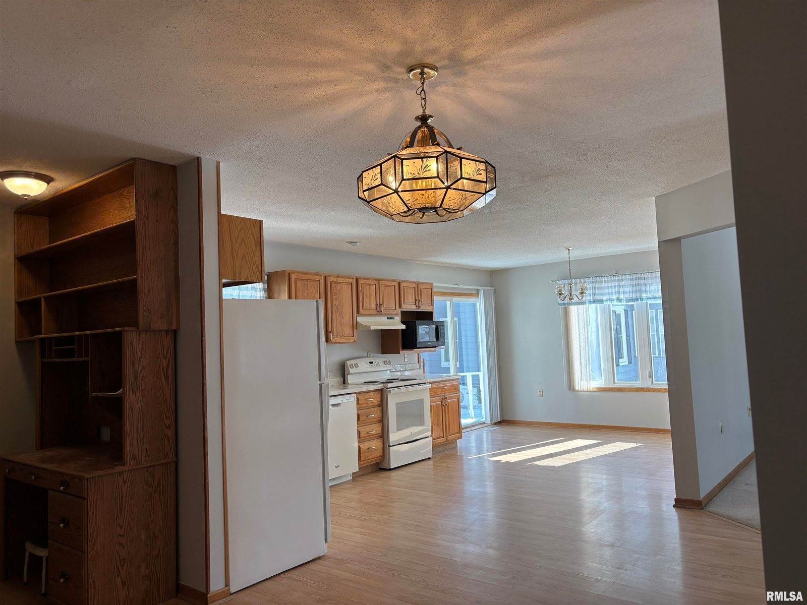 626 3rd Avenue, De Witt, IA 52742