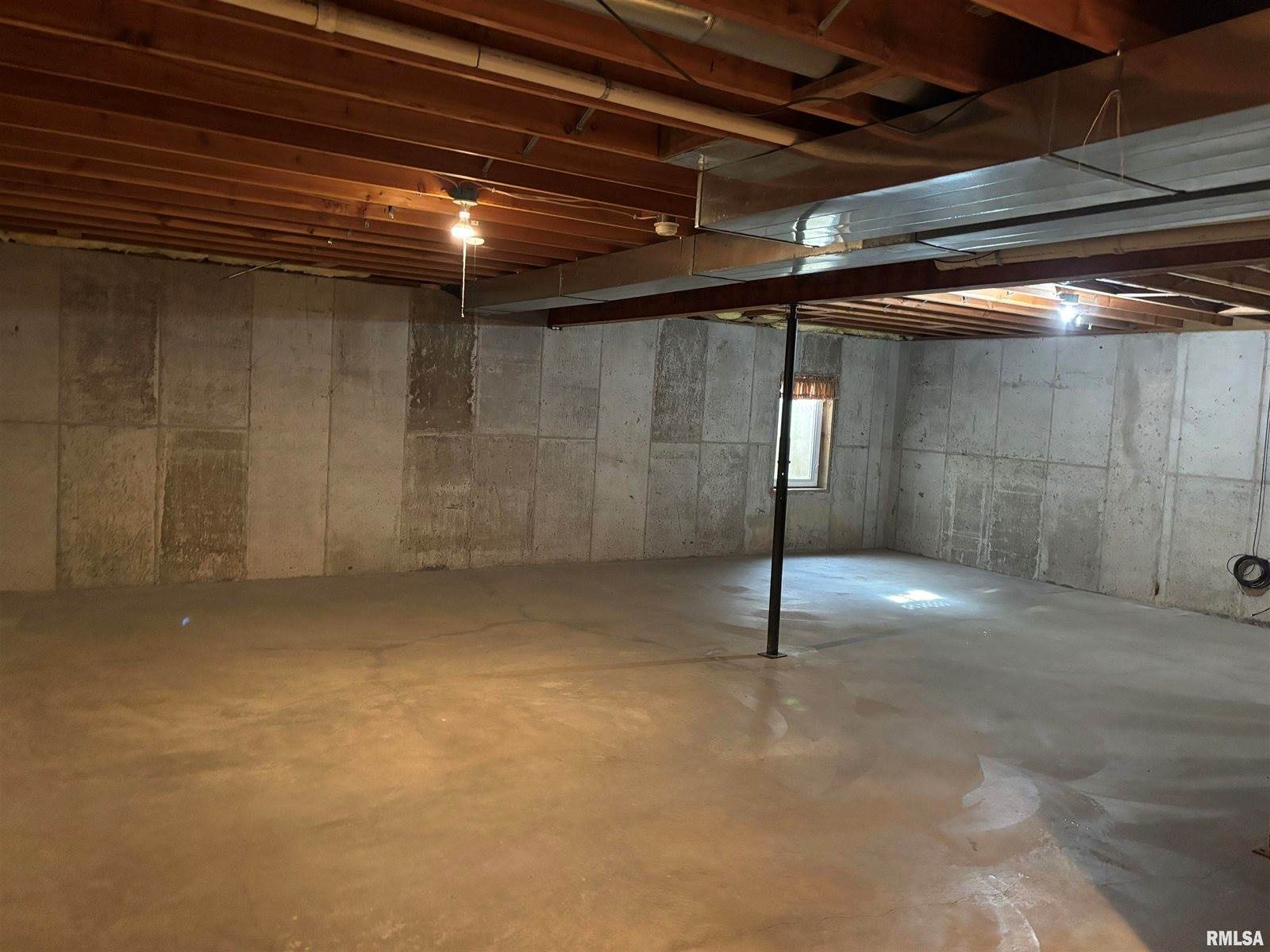 626 3rd Avenue, De Witt, IA 52742