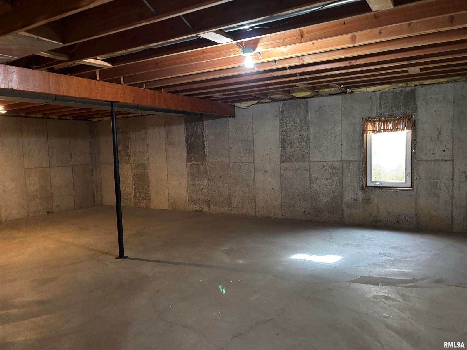 626 3rd Avenue, De Witt, IA 52742