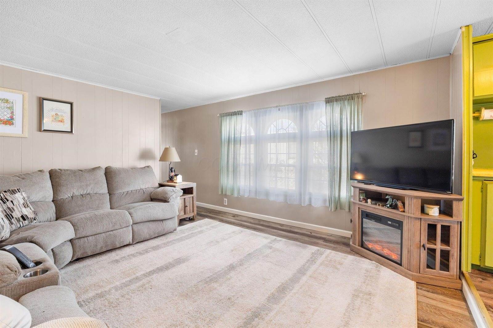 900 Harcourt Road, #14, Mount Vernon, OH 43050