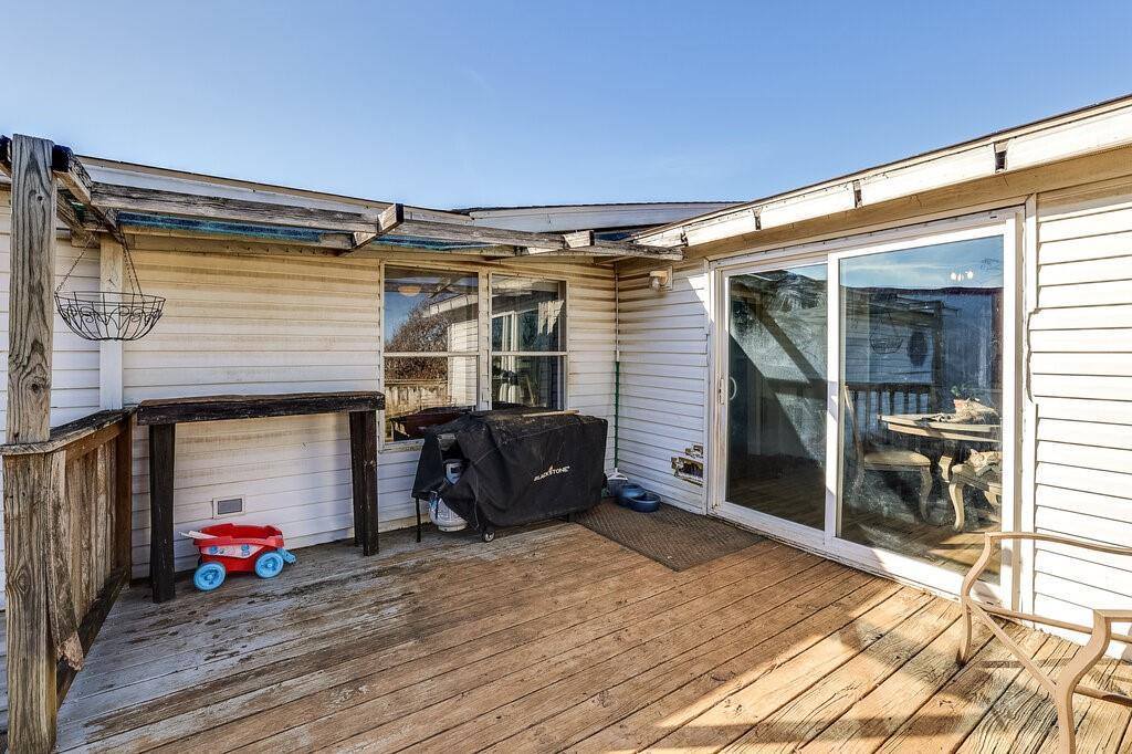 7386 Maxwell Road, Burleson, TX 76028