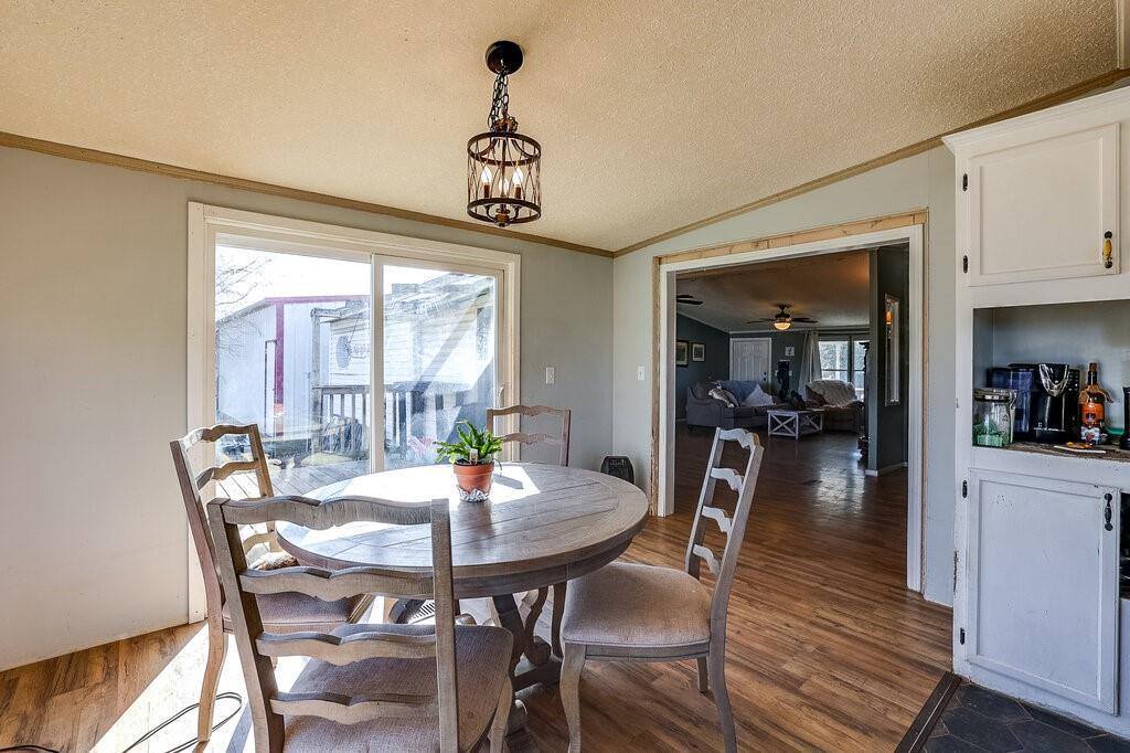 7386 Maxwell Road, Burleson, TX 76028