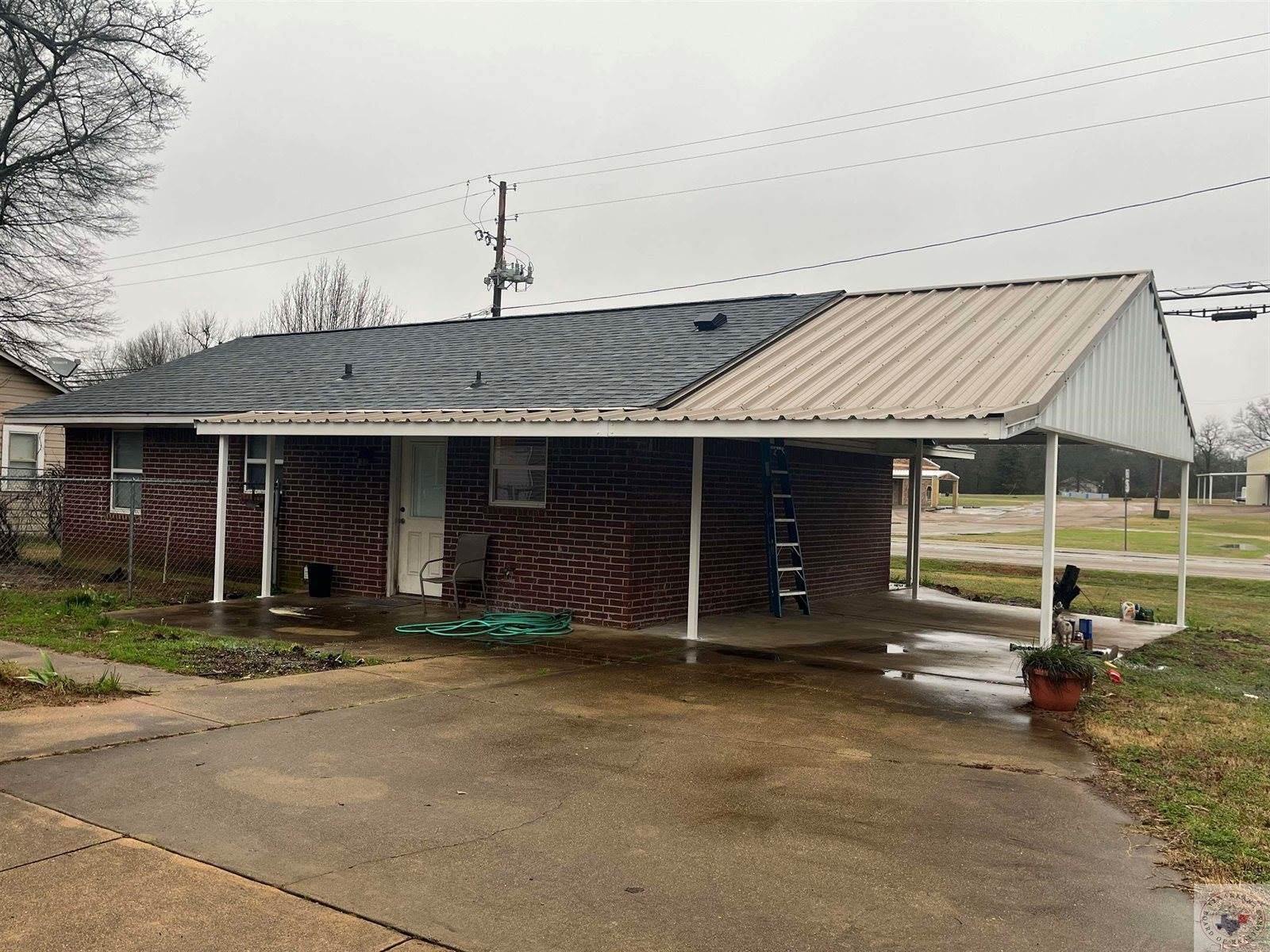 365 Houston St, Maud, TX 75567