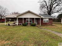 365 Houston St, Maud, TX 75567
