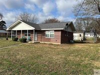 365 Houston St, Maud, TX 75567