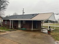 365 Houston St, Maud, TX 75567