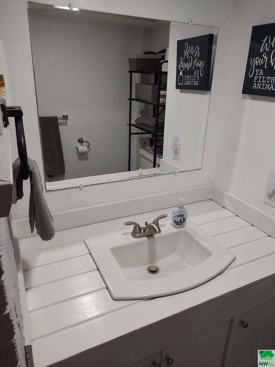 2605 S Mulberry St., Sioux City, IA 51106