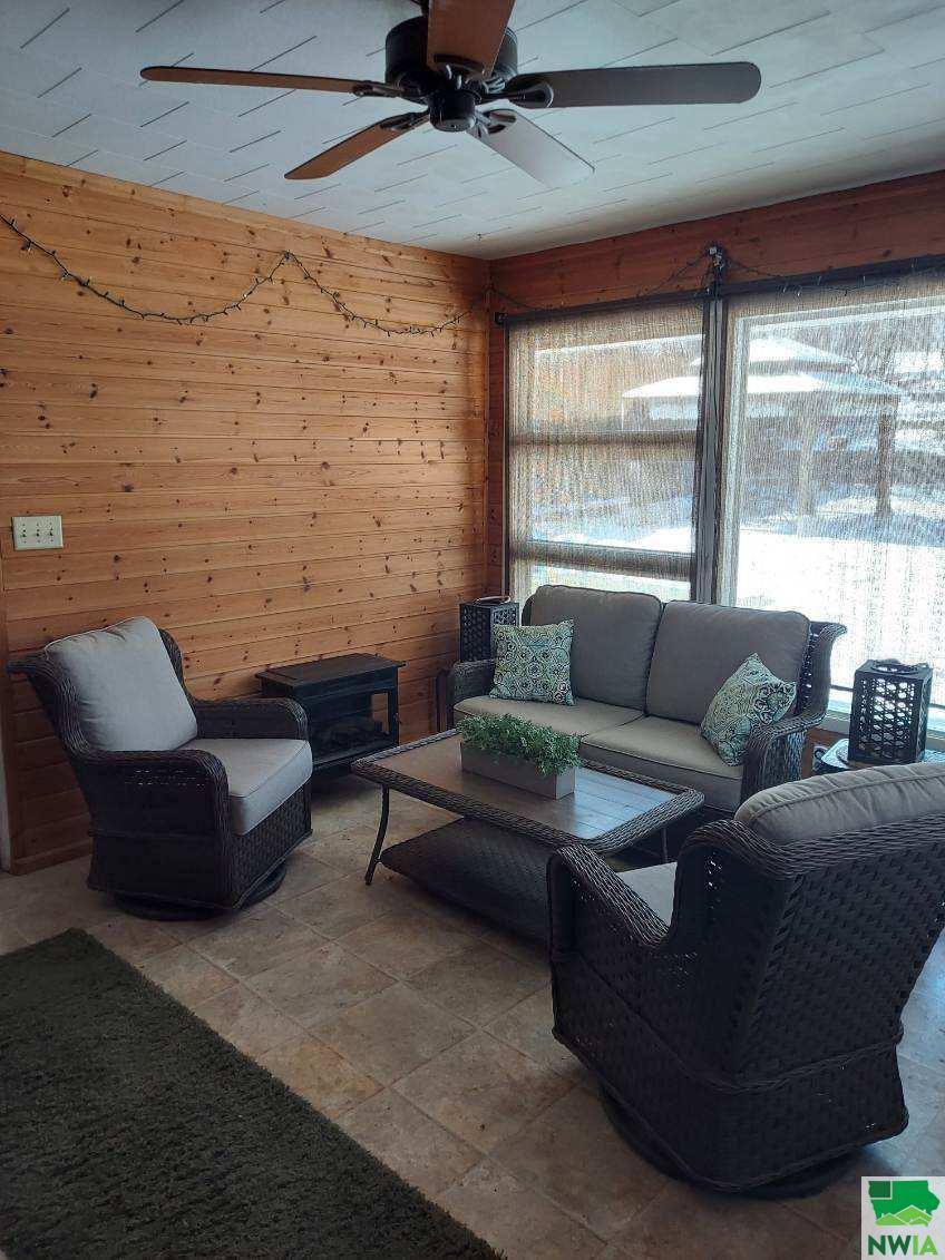 2605 S Mulberry St., Sioux City, IA 51106