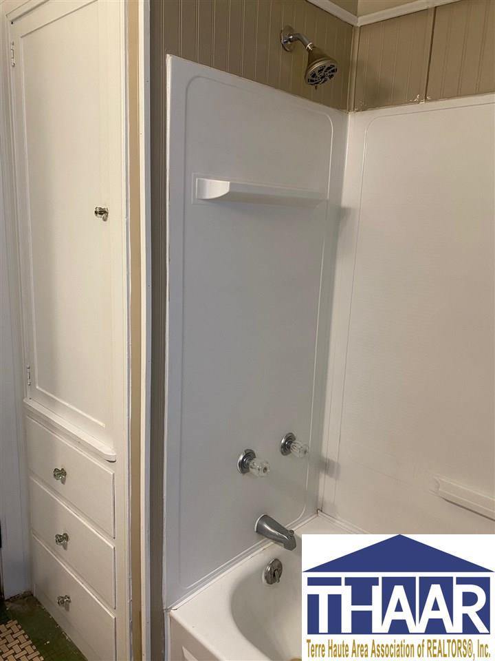685 Barbour, Terre Haute, IN 47804
