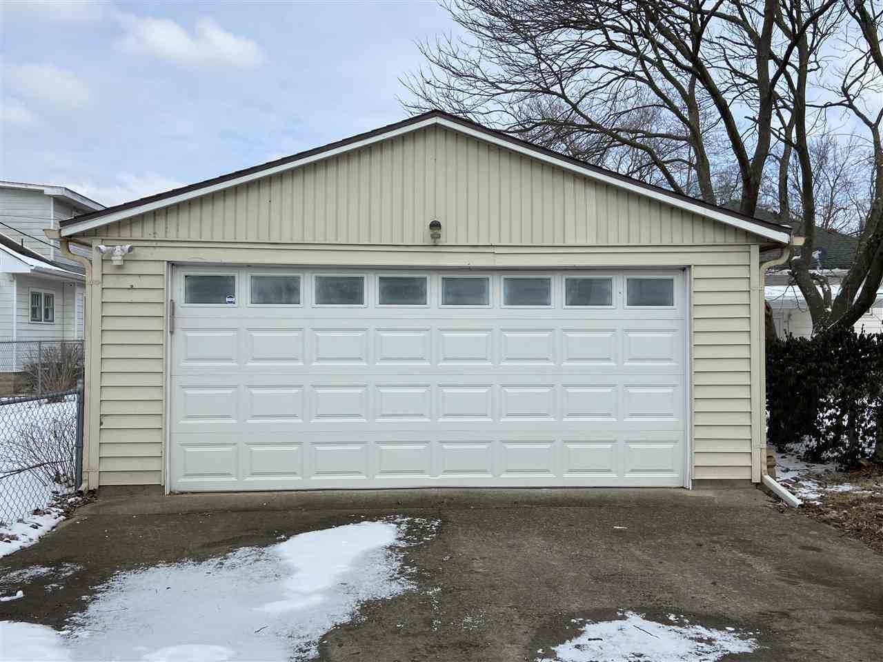 685 Barbour, Terre Haute, IN 47804