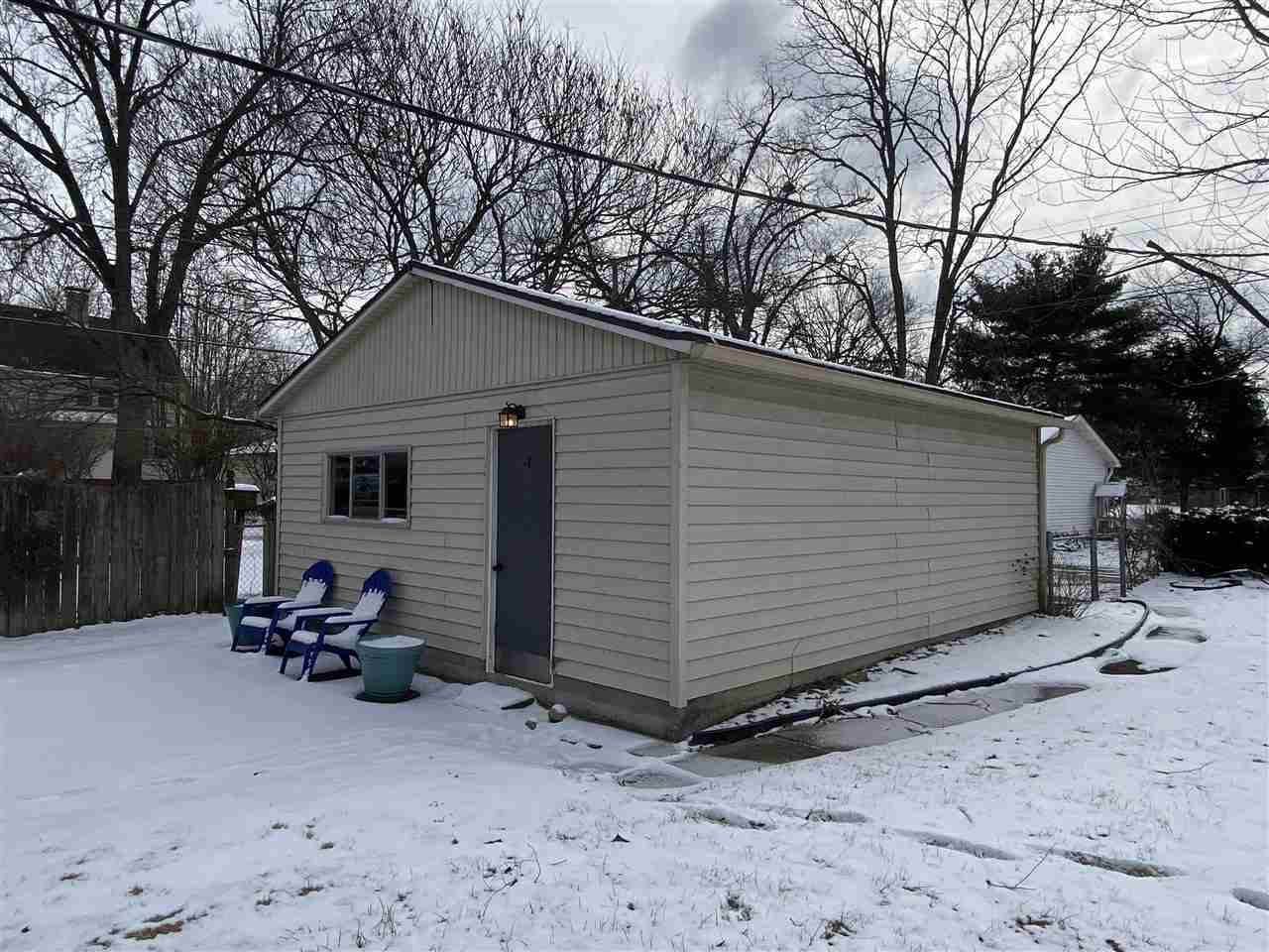 685 Barbour, Terre Haute, IN 47804