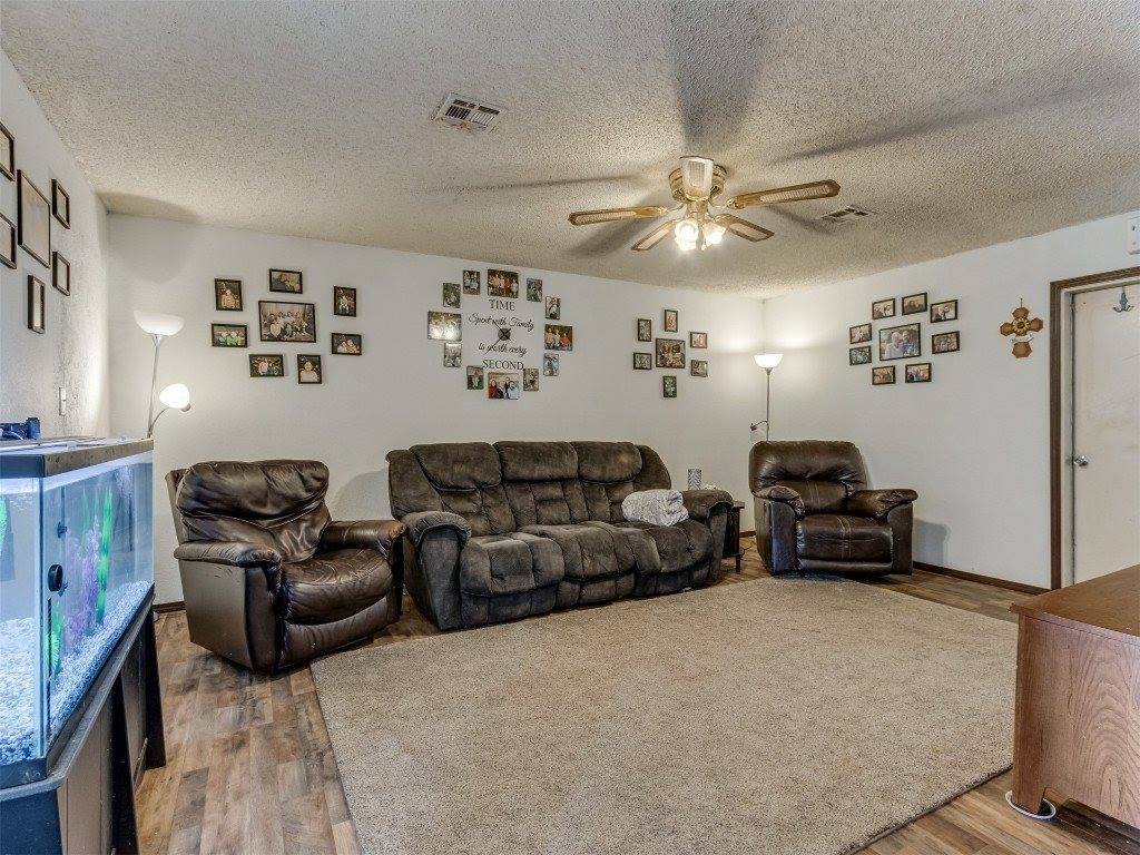 2317 7th Street, Prague, OK 74864