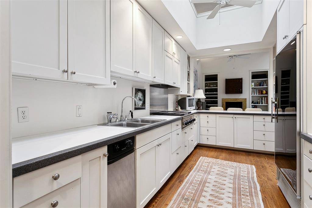 1819 Westover Square, Fort Worth, TX 76107