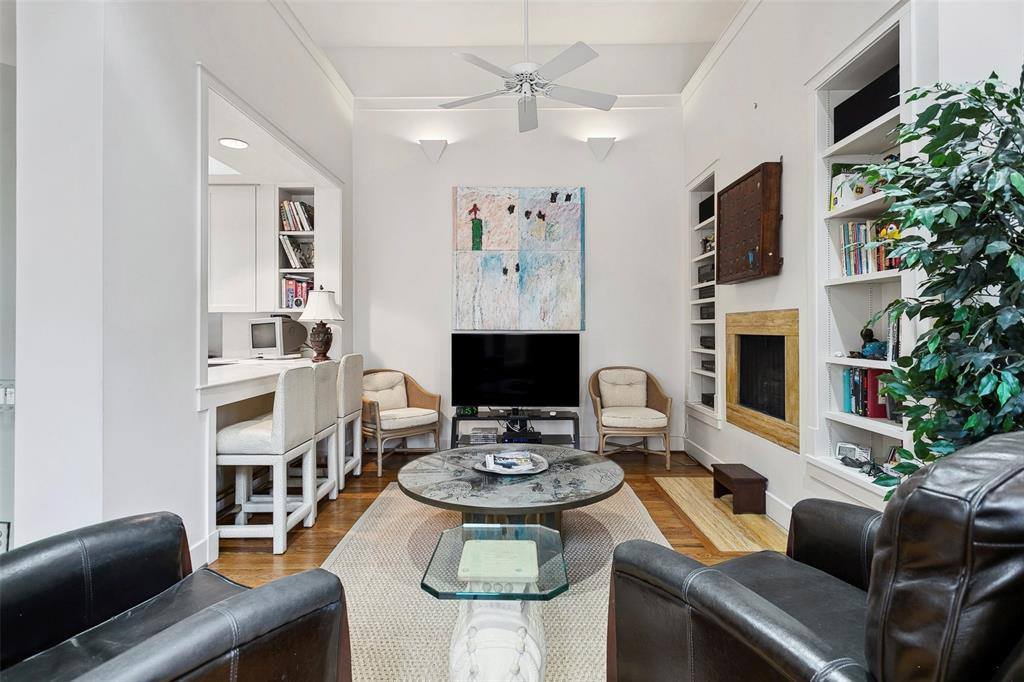 1819 Westover Square, Fort Worth, TX 76107