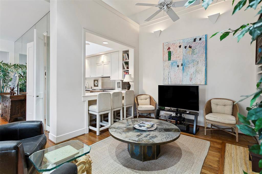 1819 Westover Square, Fort Worth, TX 76107