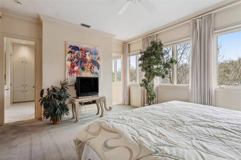 1819 Westover Square, Fort Worth, TX 76107