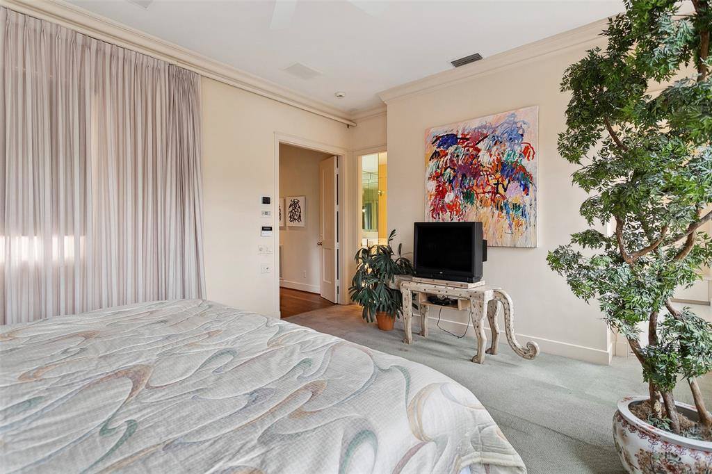 1819 Westover Square, Fort Worth, TX 76107