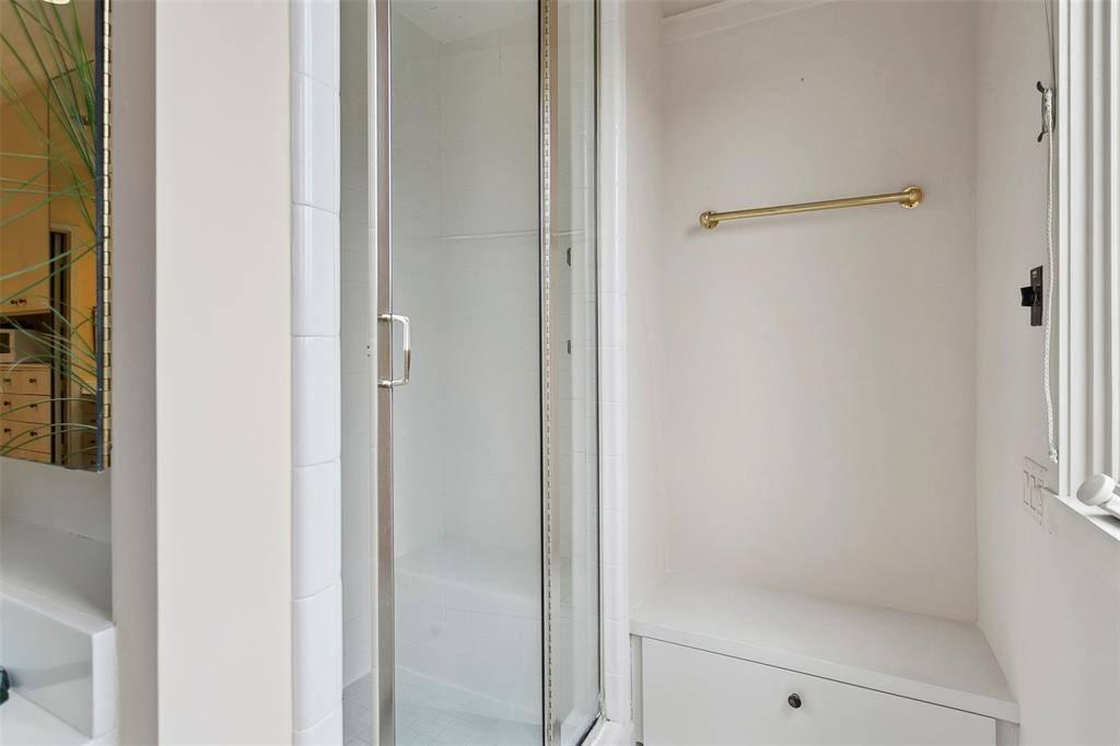 1819 Westover Square, Fort Worth, TX 76107