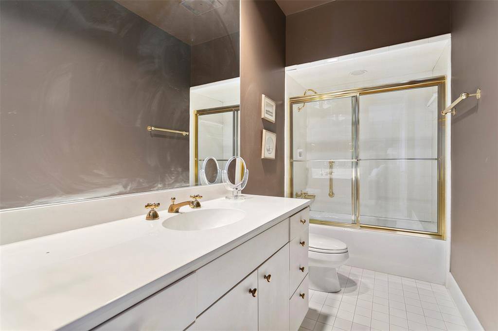 1819 Westover Square, Fort Worth, TX 76107