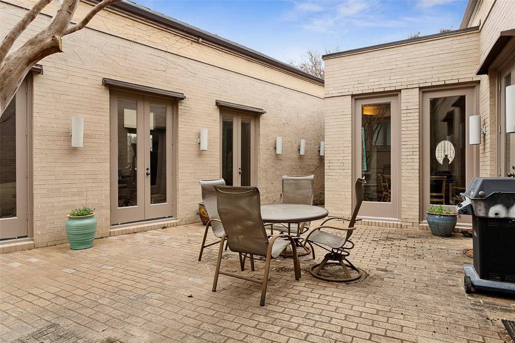 1819 Westover Square, Fort Worth, TX 76107