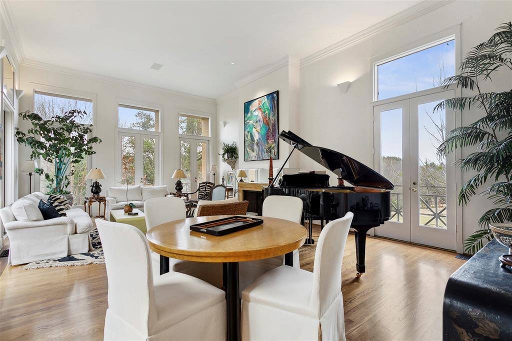 1819 Westover Square, Fort Worth, TX 76107