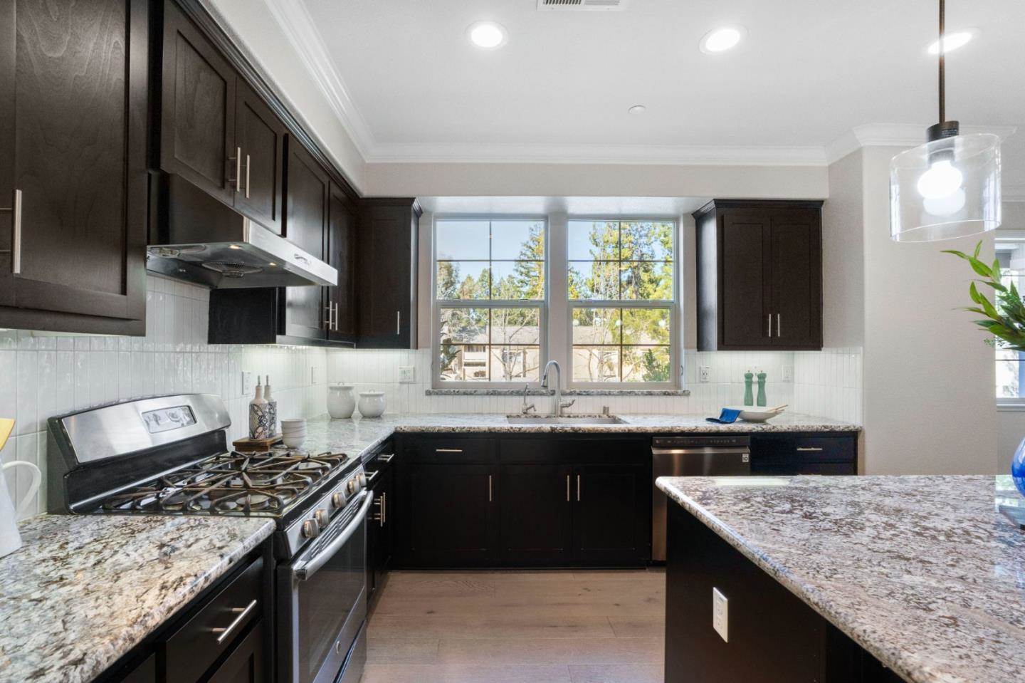 2990 Kaiser Drive, Santa Clara, CA 95051