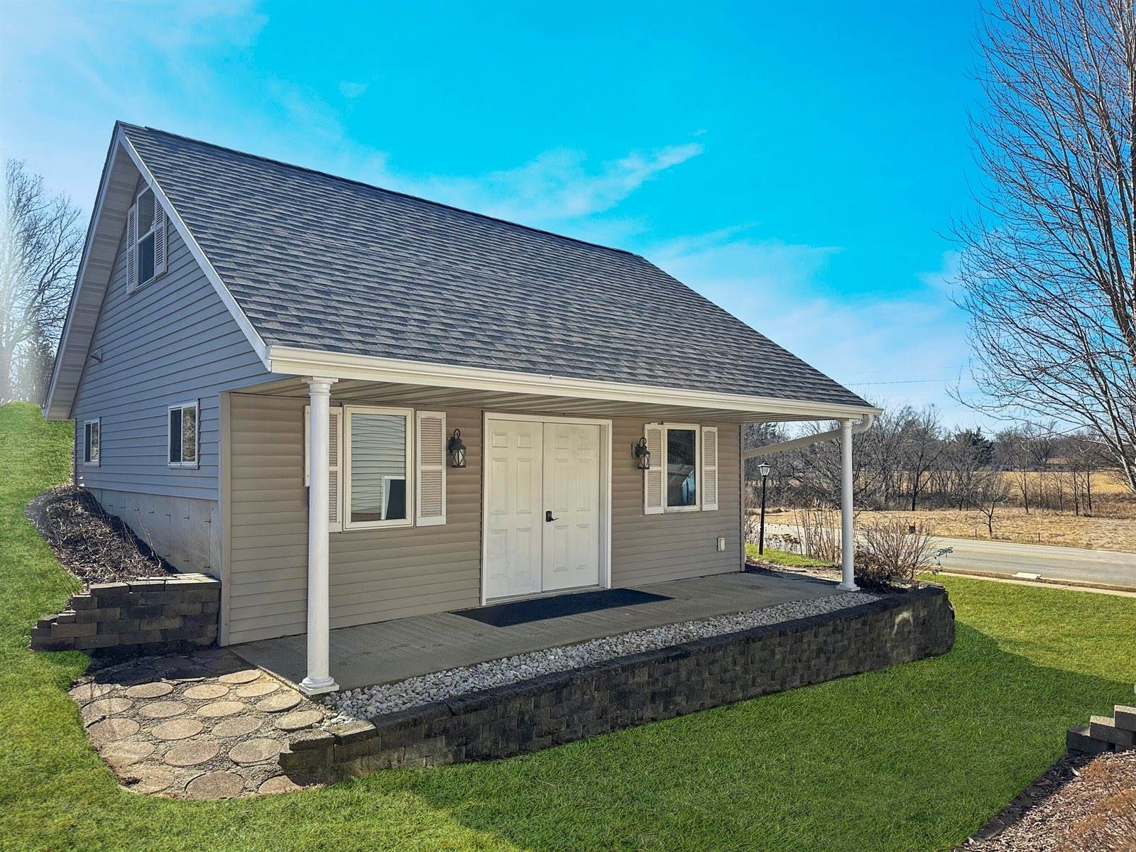 107 Summer Ln, Sparta, WI 54656