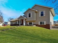 107 Summer Ln, Sparta, WI 54656
