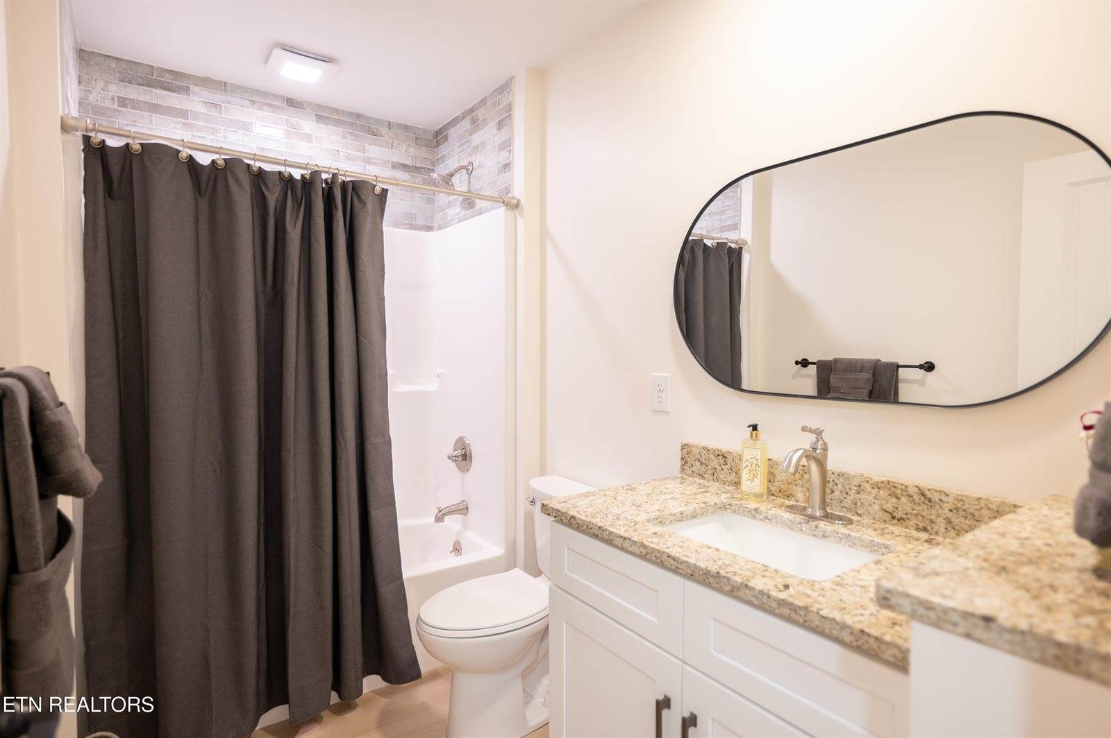 924 West Outer, Oak Ridge, TN 37830