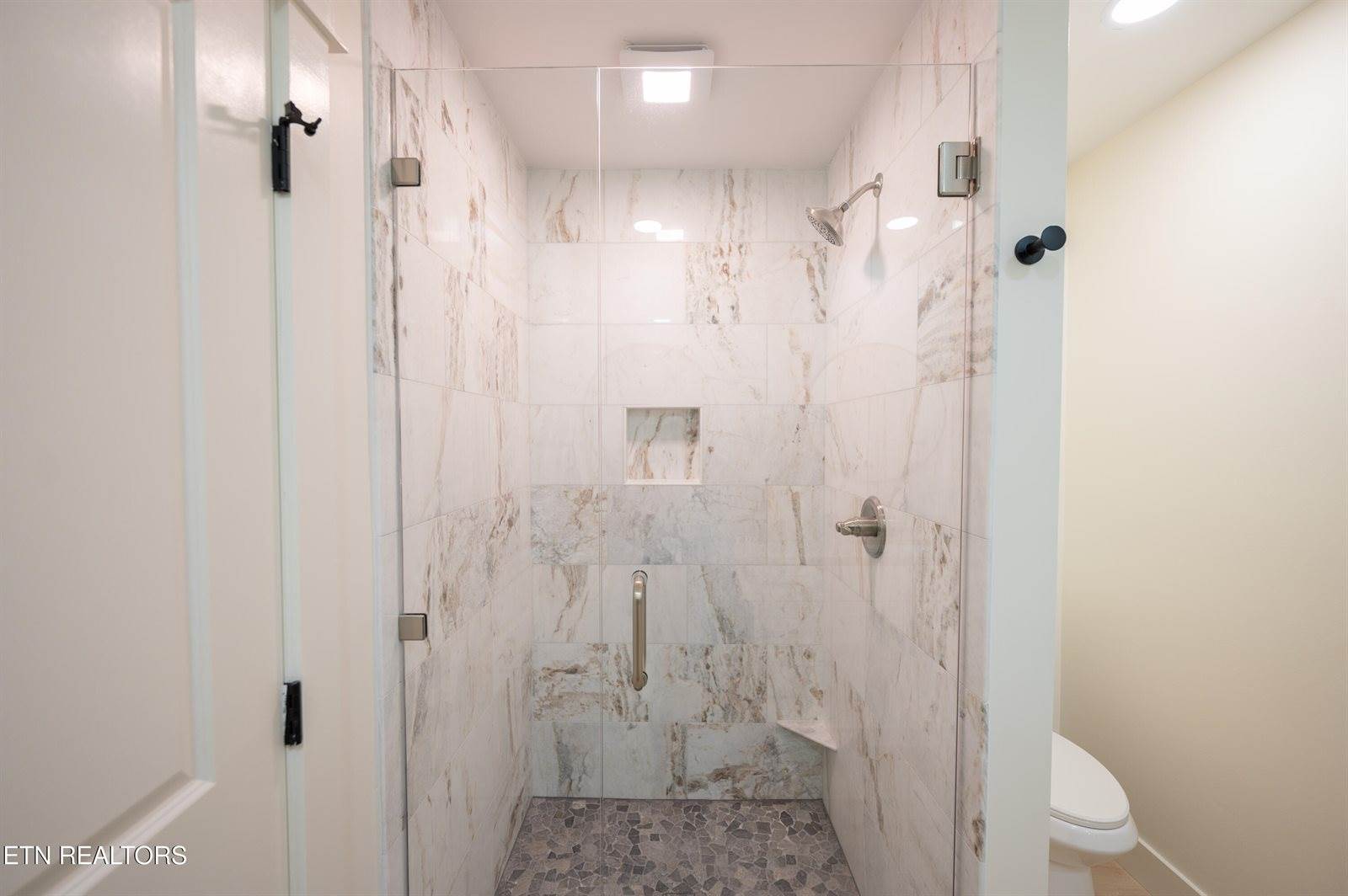 924 West Outer, Oak Ridge, TN 37830