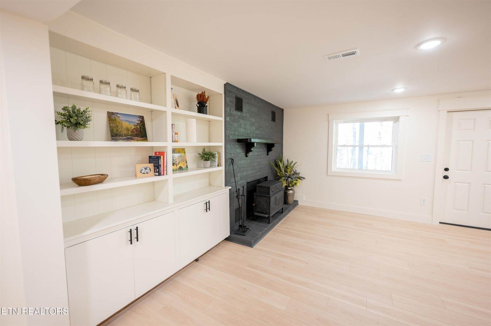 924 West Outer, Oak Ridge, TN 37830