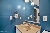 4908 Nickle Rd, Knoxville, TN 37921