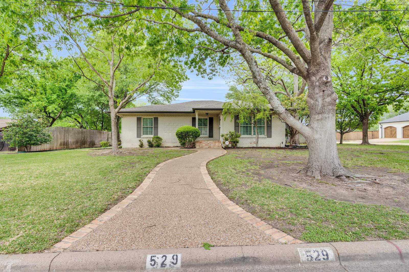 529 North Grand Avenue, Waxahachie, TX 75165