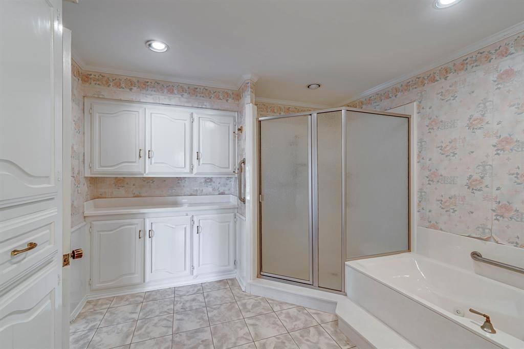 529 North Grand Avenue, Waxahachie, TX 75165