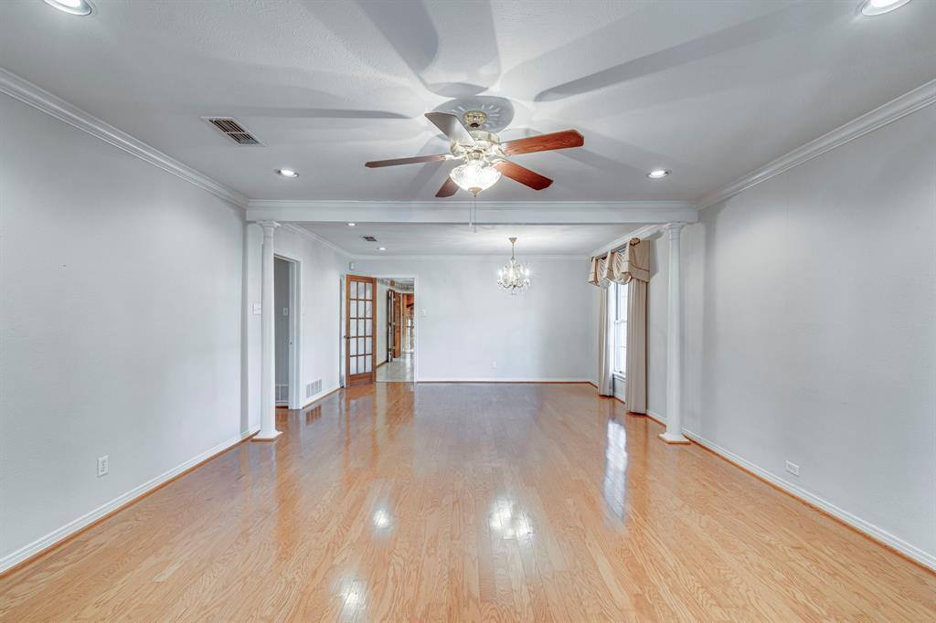 529 North Grand Avenue, Waxahachie, TX 75165