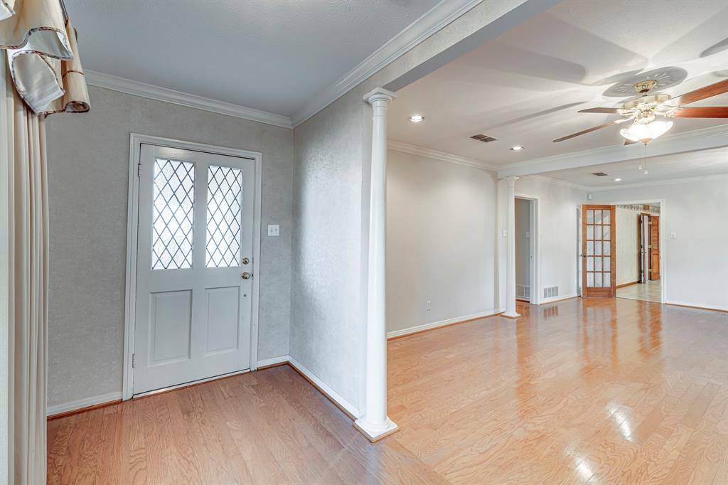 529 North Grand Avenue, Waxahachie, TX 75165
