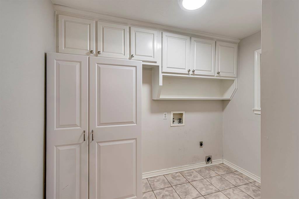 529 North Grand Avenue, Waxahachie, TX 75165