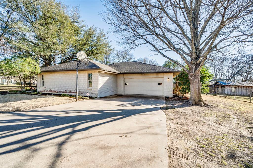 529 North Grand Avenue, Waxahachie, TX 75165